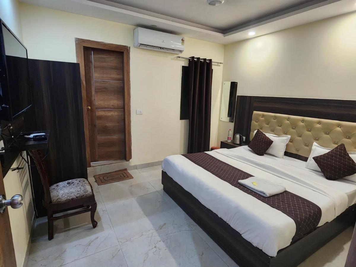 Hotel Ambe Inn By Ambience Delhi Igi Airport Nueva Delhi Exterior foto