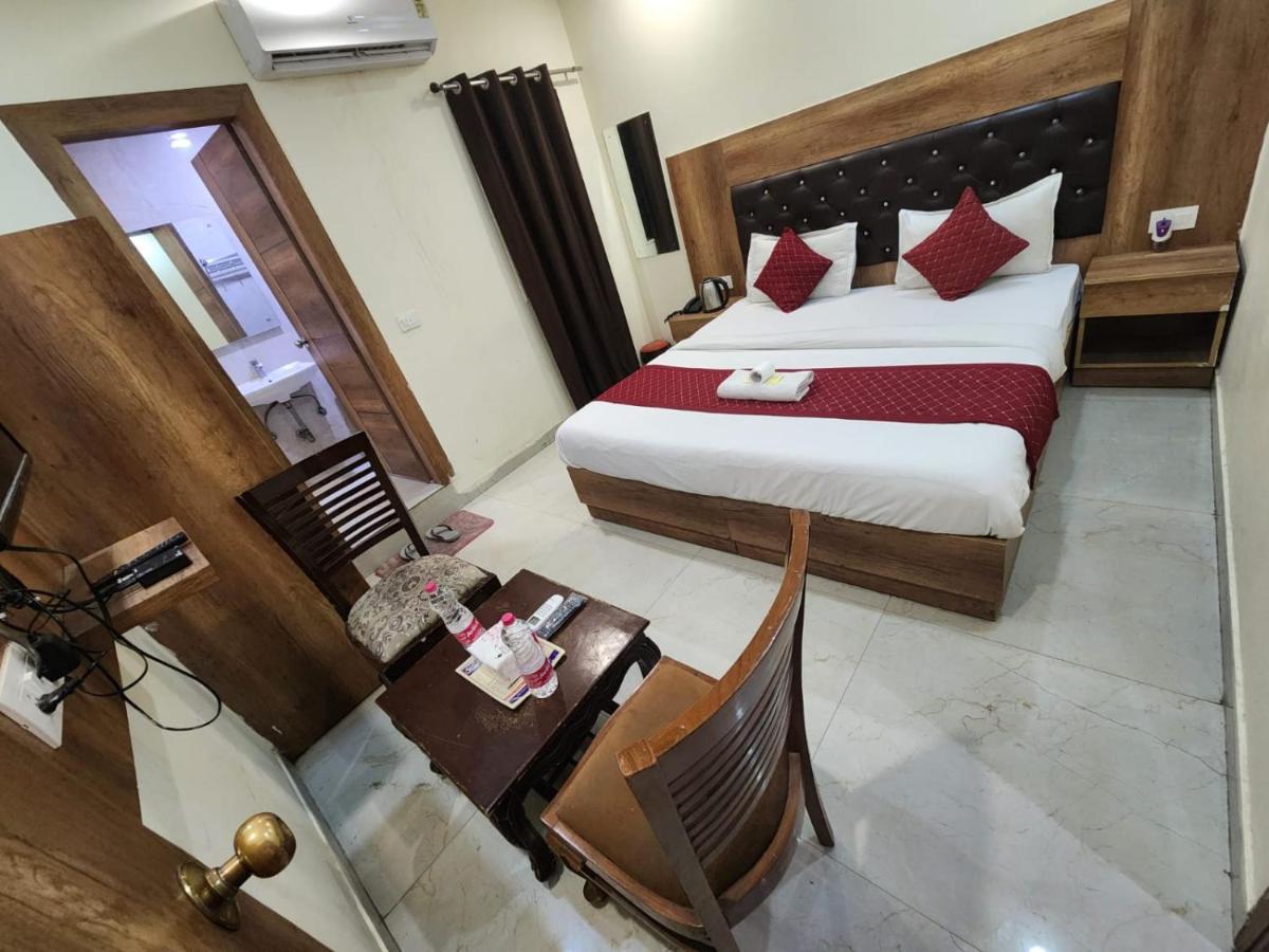 Hotel Ambe Inn By Ambience Delhi Igi Airport Nueva Delhi Exterior foto