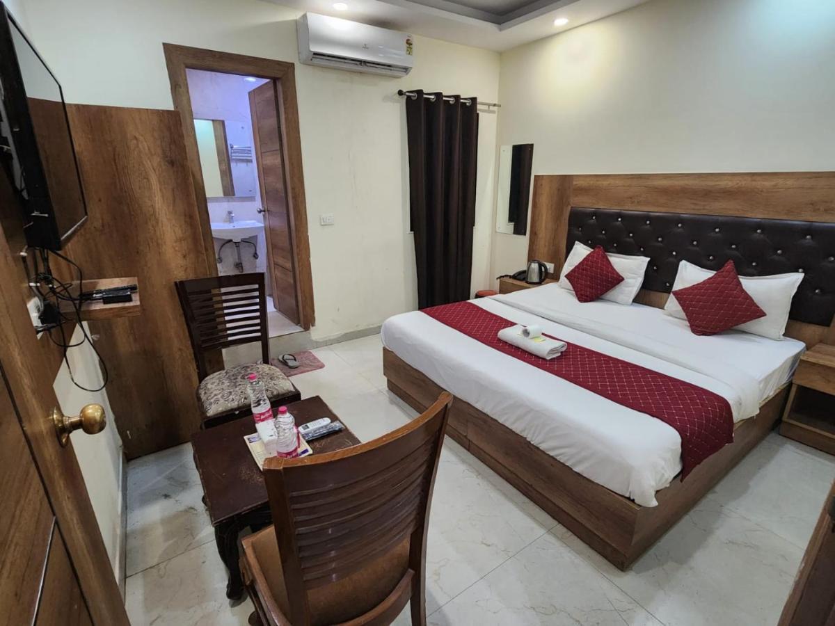 Hotel Ambe Inn By Ambience Delhi Igi Airport Nueva Delhi Exterior foto