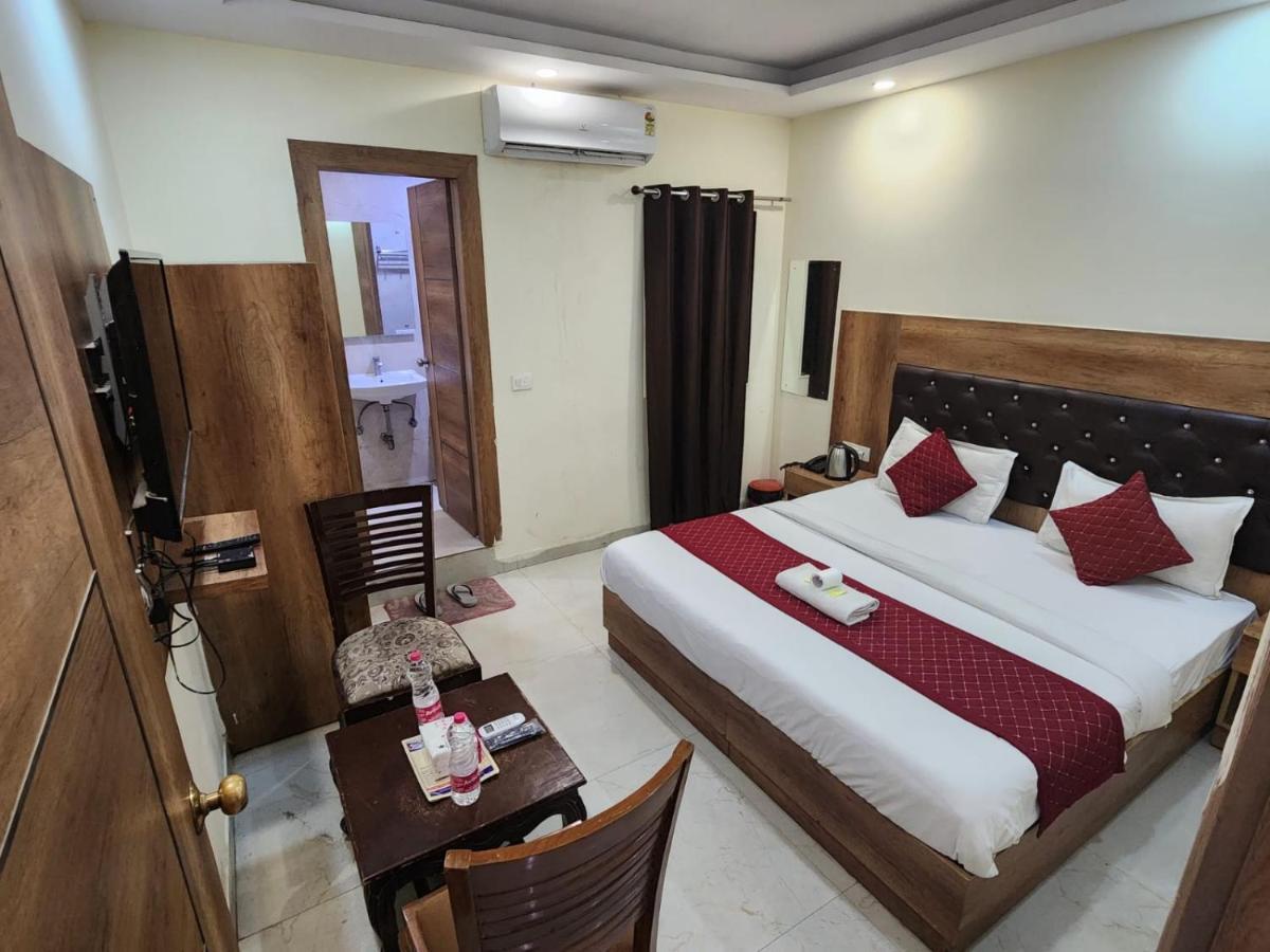 Hotel Ambe Inn By Ambience Delhi Igi Airport Nueva Delhi Exterior foto