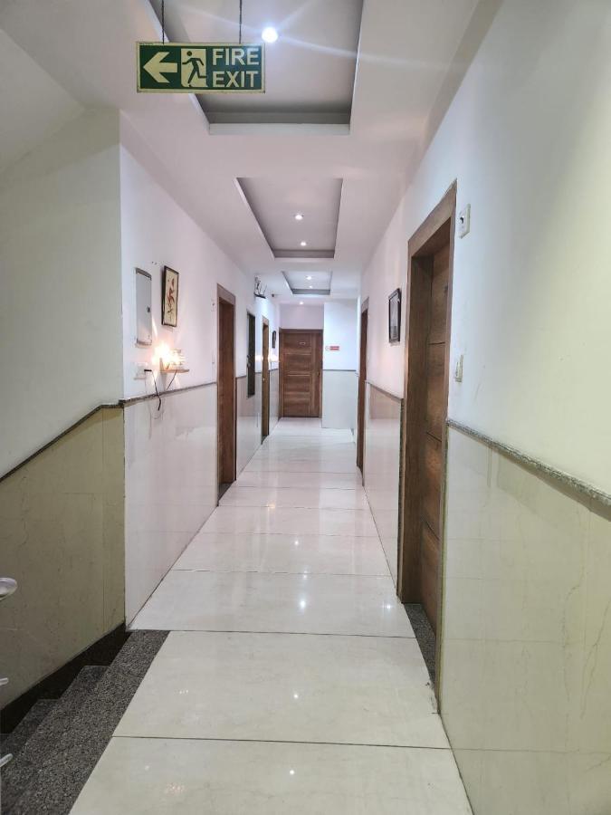 Hotel Ambe Inn By Ambience Delhi Igi Airport Nueva Delhi Exterior foto
